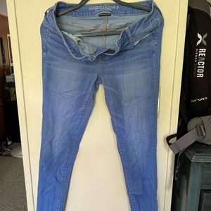 AMERICAN EAGLE SUPER SUPER STRETCH JEGGING